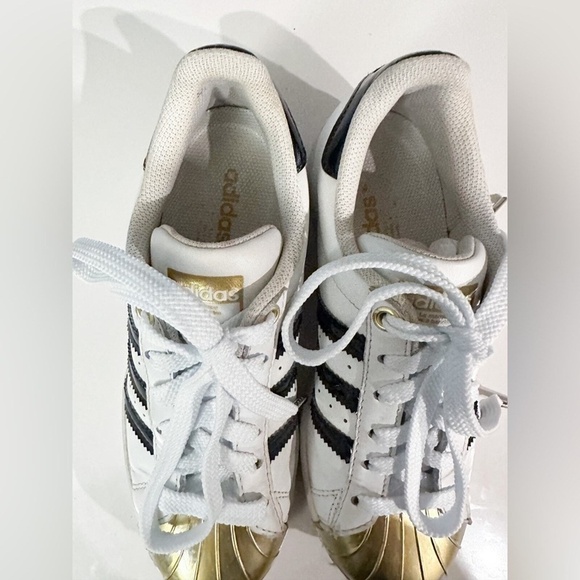 Adidas gold toe Superstar sneakers - Picture 12 of 16